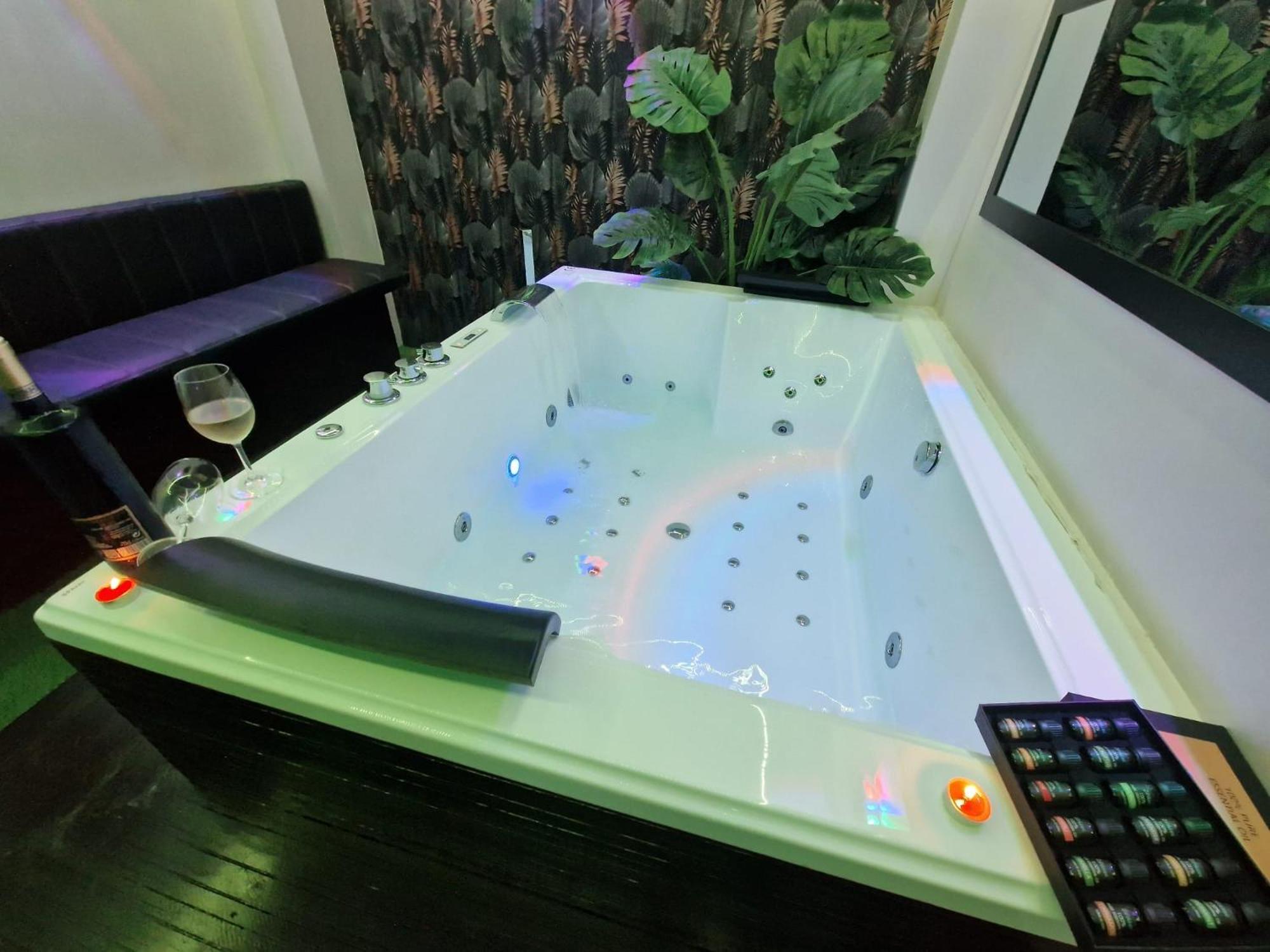 Con Jacuzzi Y Terraza Junto Al Centro *