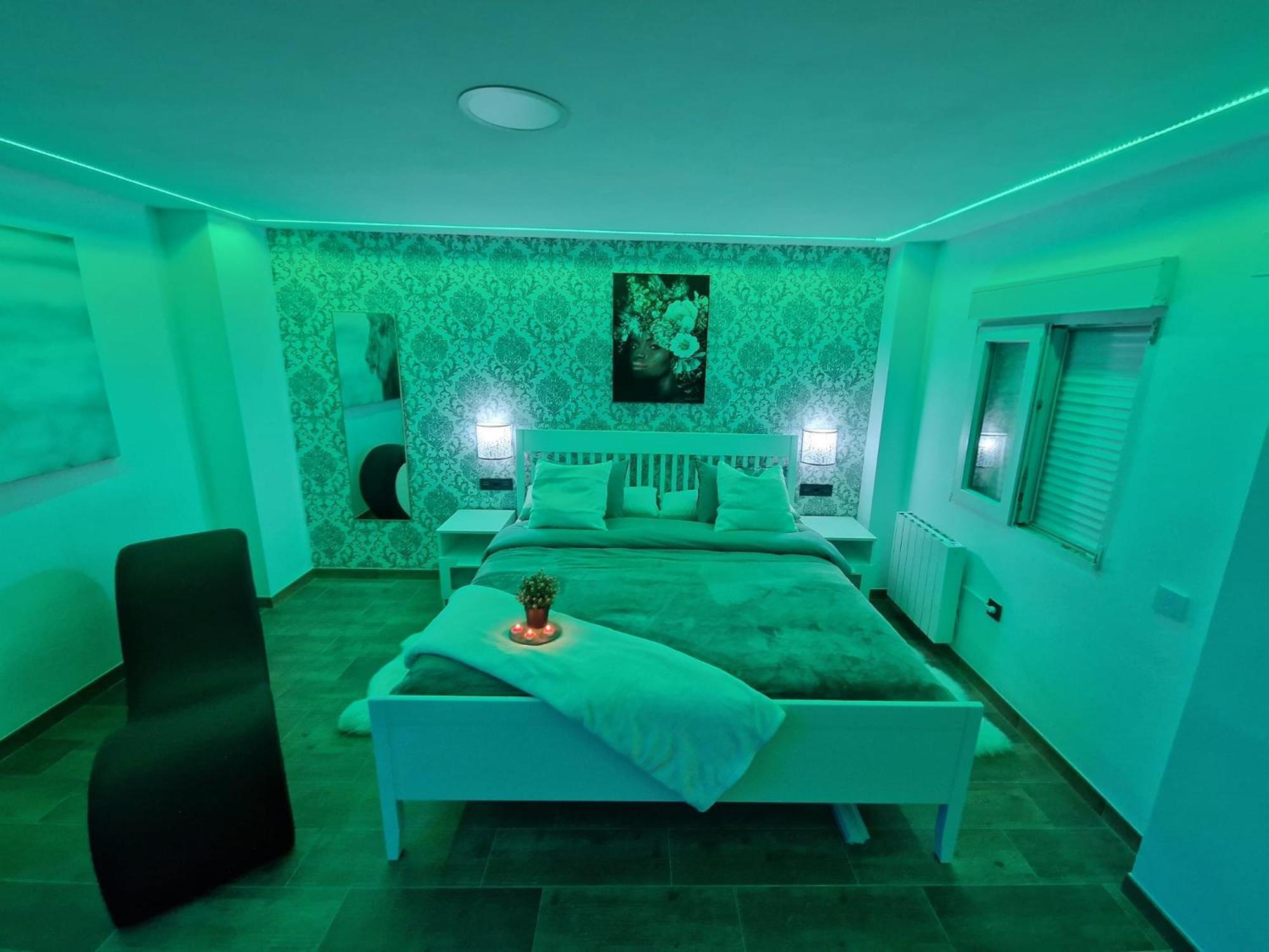 Con Jacuzzi Y Terraza Junto Al Centro Prado Del Rey